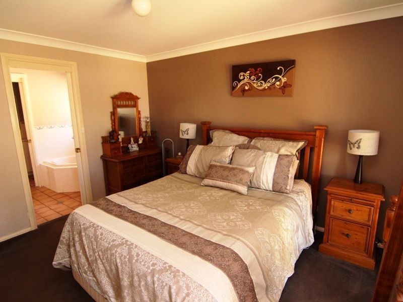 4 Emily Place, Orange NSW 2800