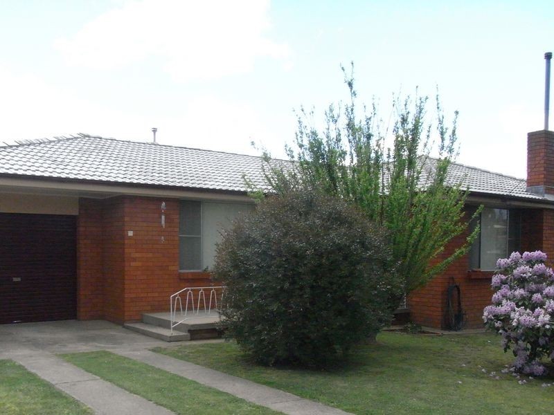 8 Eloc Place, Orange NSW 2800