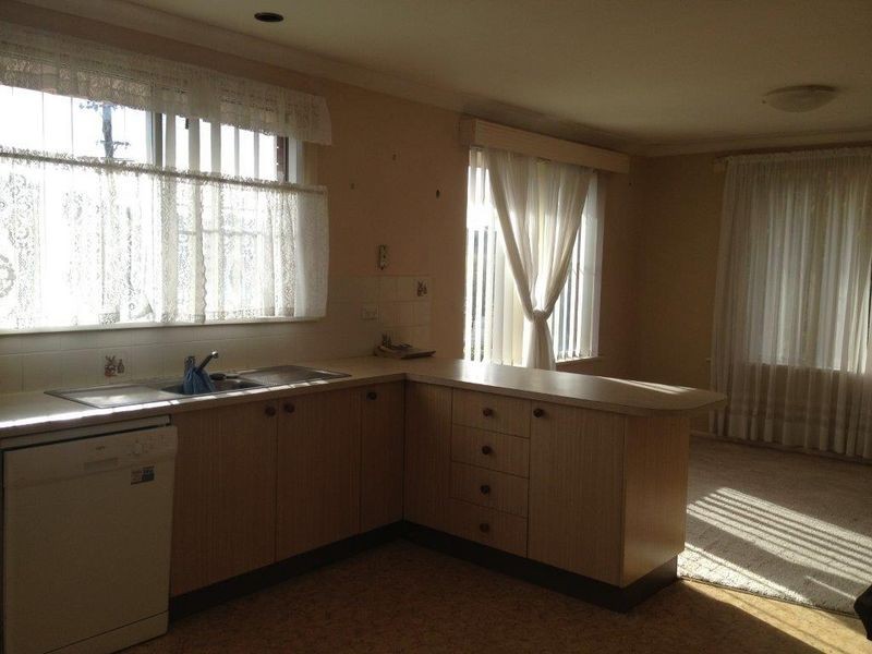 8 Eloc Place, Orange NSW 2800