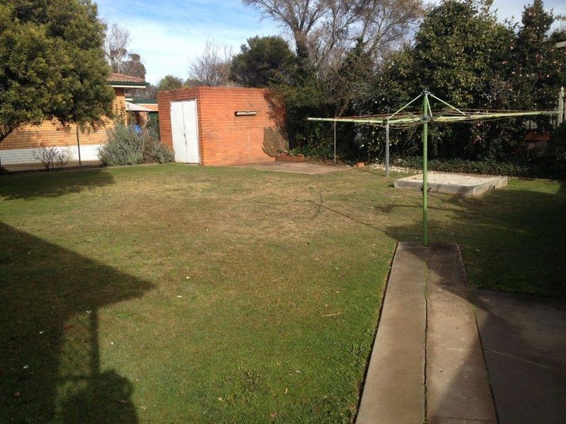 8 Eloc Place, Orange NSW 2800