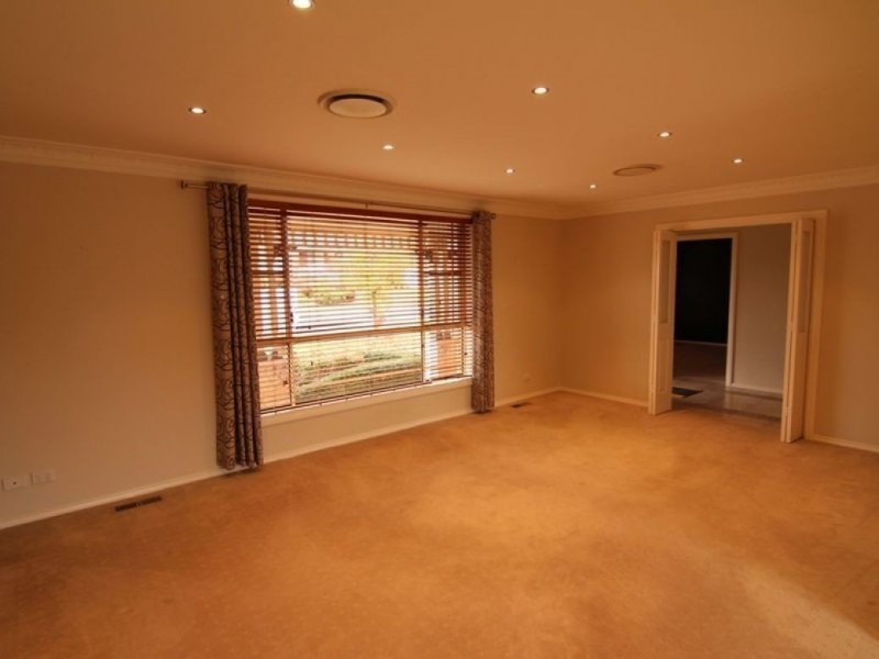 9 Pine Ridge Drive, Orange NSW 2800