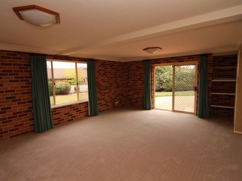 9 Pine Ridge Drive, Orange NSW 2800