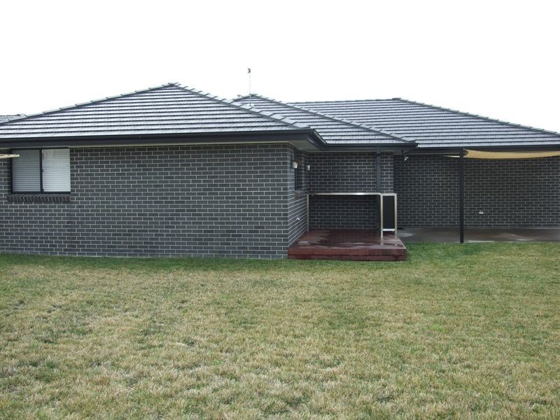 6 Agate Street, Orange NSW 2800