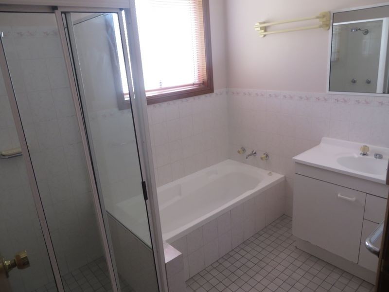 33 Namatjira Crescent, Orange NSW 2800