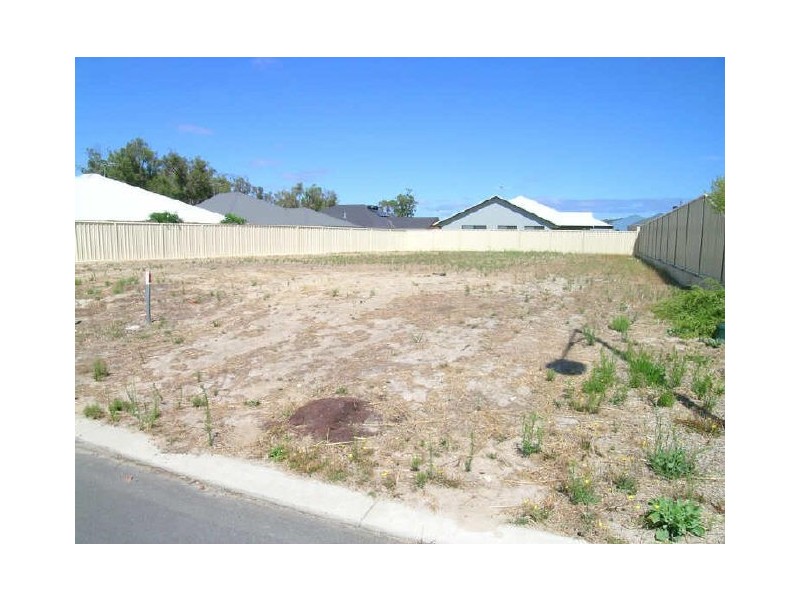 18 Royal Oaks Crescent, Dunsborough WA 6281