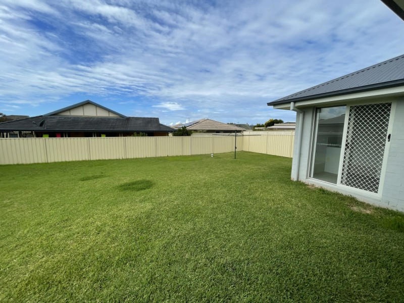 7 Threadfin Court, Old Bar NSW 2430