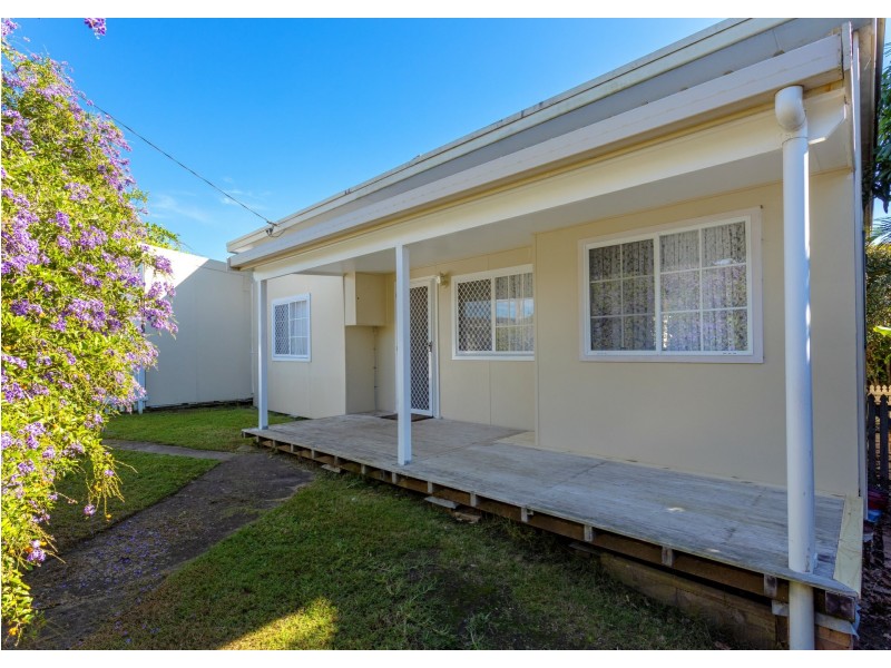 81 Old Bar Road, Old Bar NSW 2430