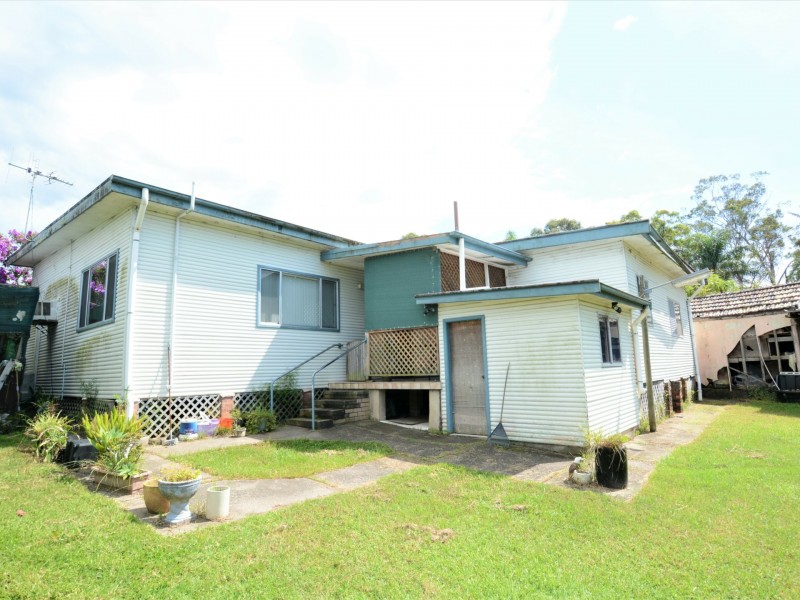 4 Rifle Range Road, Taree NSW 2430