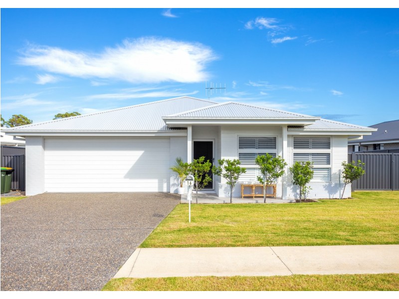 16 Bunyan Avenue, Old Bar NSW 2430