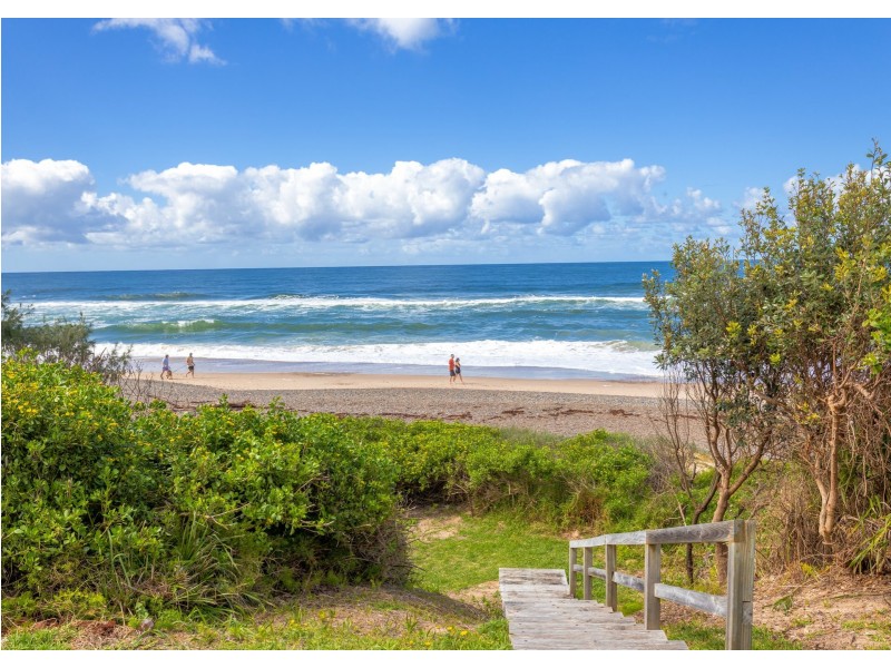 16 Lewis Street, Old Bar NSW 2430