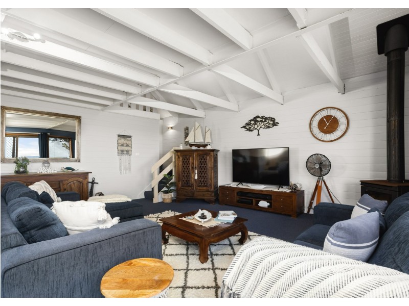 16 Lewis Street, Old Bar NSW 2430