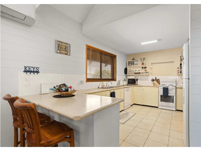 16 Lewis Street, Old Bar NSW 2430