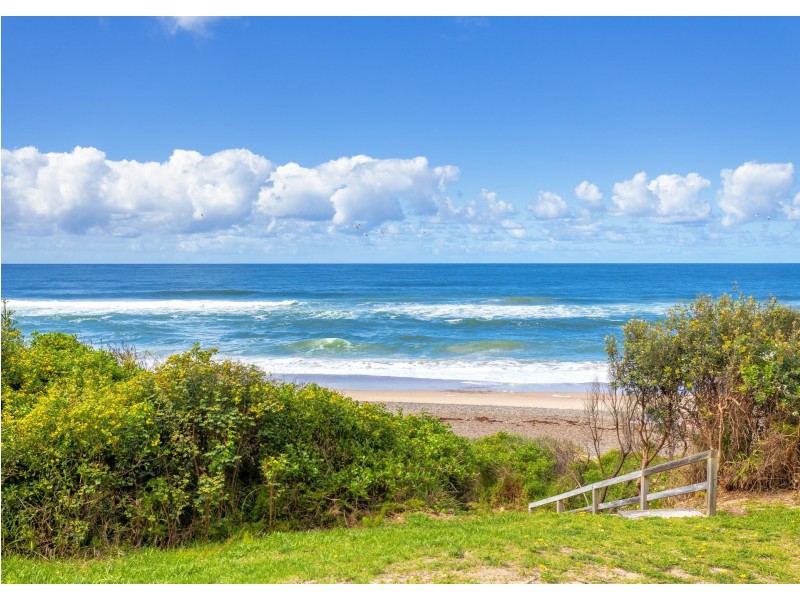 16 Lewis Street, Old Bar NSW 2430