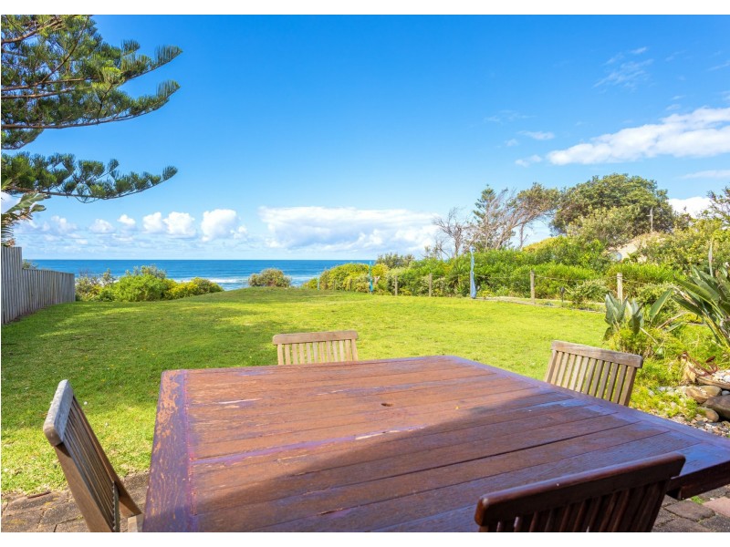 16 Lewis Street, Old Bar NSW 2430