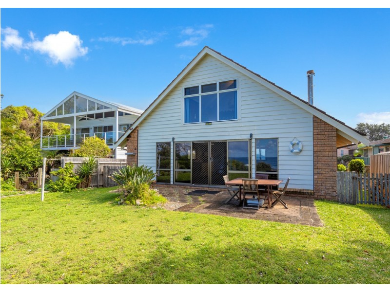 16 Lewis Street, Old Bar NSW 2430