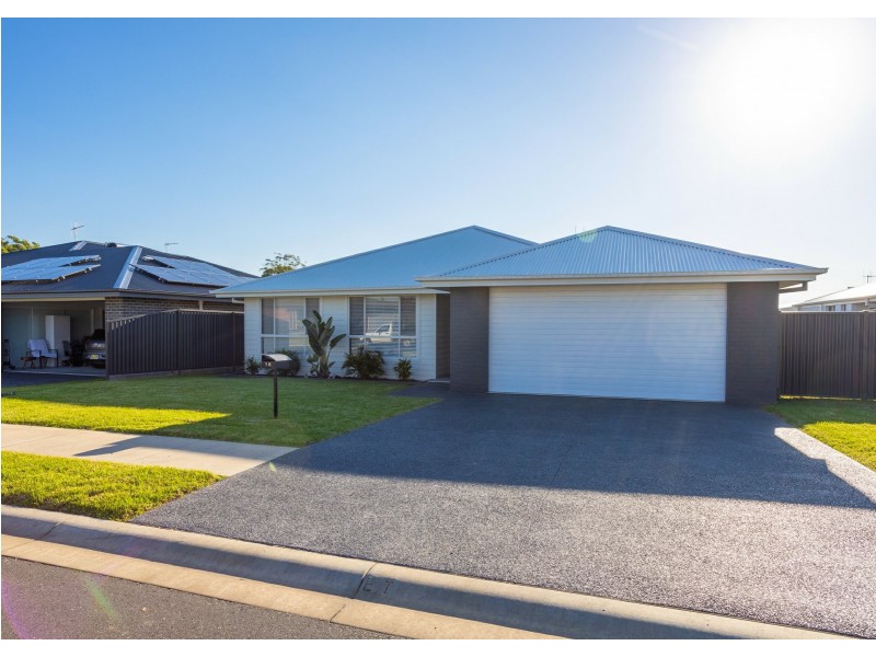 18 Bunyan Avenue, Old Bar NSW 2430