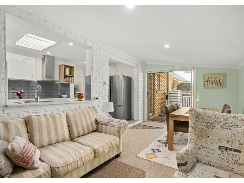 15 Gannet Crescent, Old Bar NSW 2430