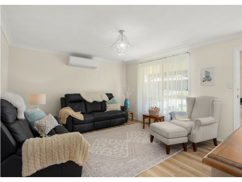 15 Gannet Crescent, Old Bar NSW 2430