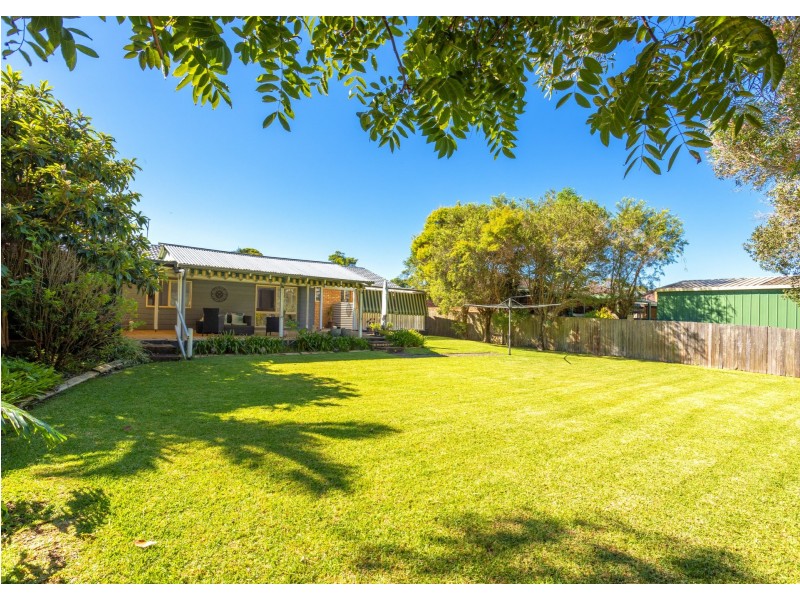 15 Gannet Crescent, Old Bar NSW 2430
