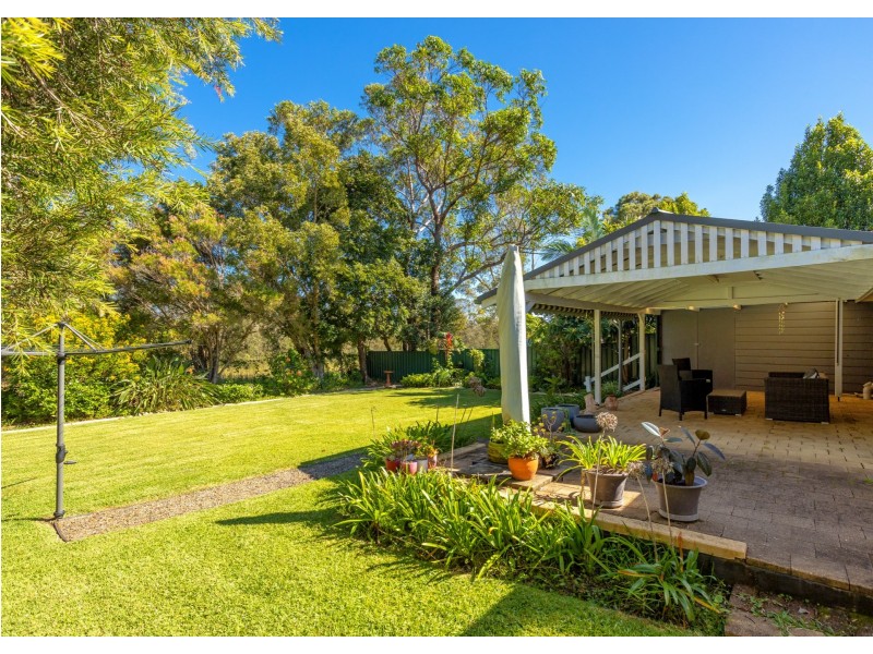 15 Gannet Crescent, Old Bar NSW 2430