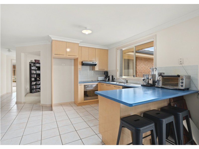 1 Snoewood Street, Old Bar NSW 2430