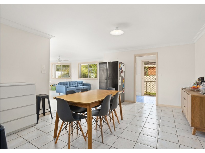 1 Snoewood Street, Old Bar NSW 2430