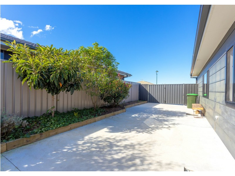 67 Albatross Way, Old Bar NSW 2430