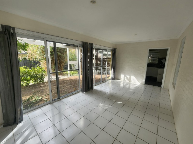 5 Rose St, Old Bar NSW 2430