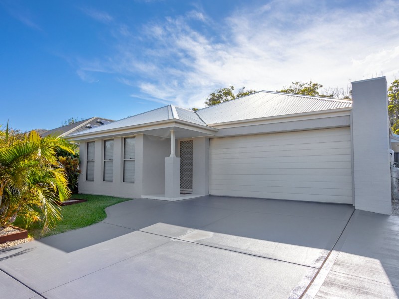 4 Threadfin Court, Old Bar NSW 2430