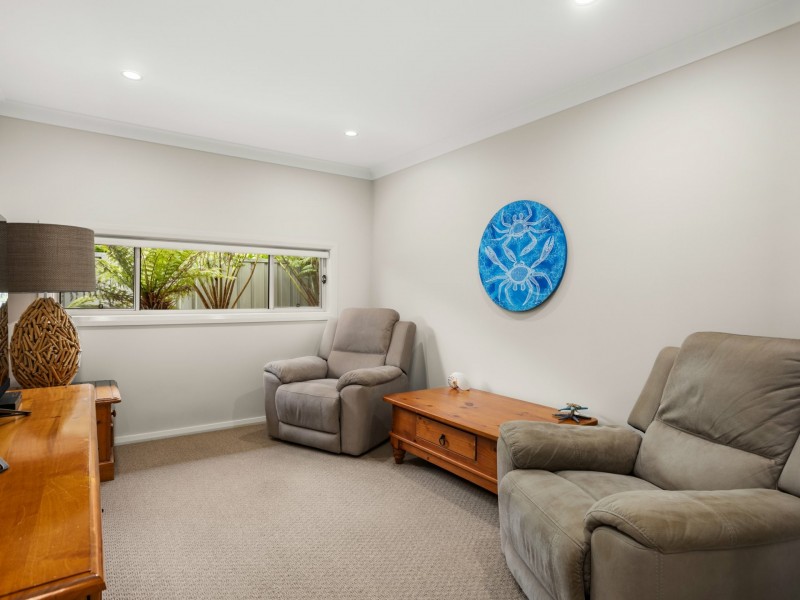 4 Threadfin Court, Old Bar NSW 2430