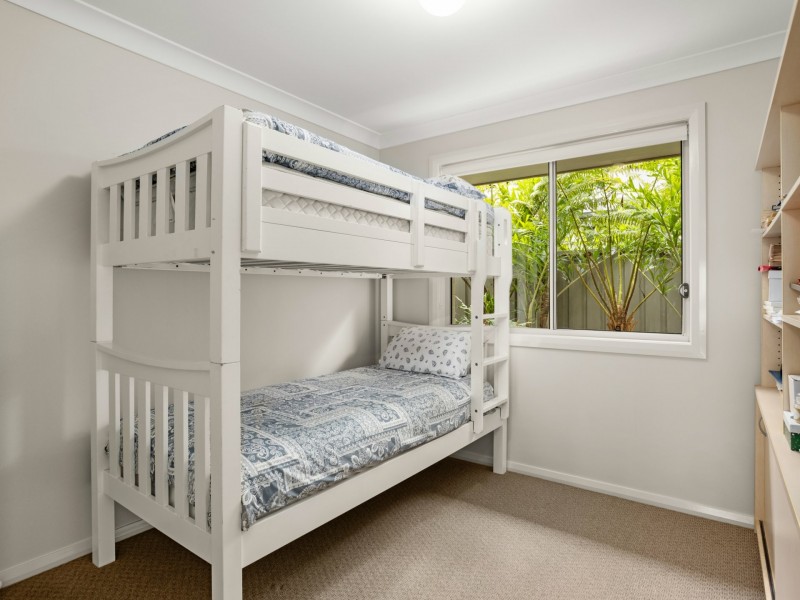 4 Threadfin Court, Old Bar NSW 2430