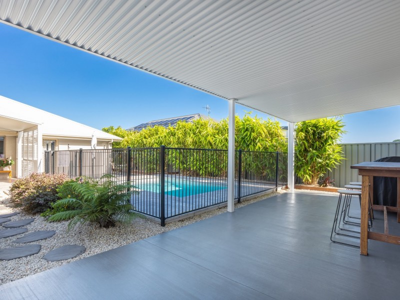 4 Threadfin Court, Old Bar NSW 2430
