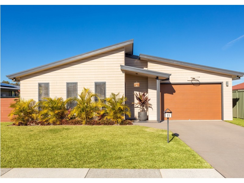 11 Mariner Avenue, Old Bar NSW 2430