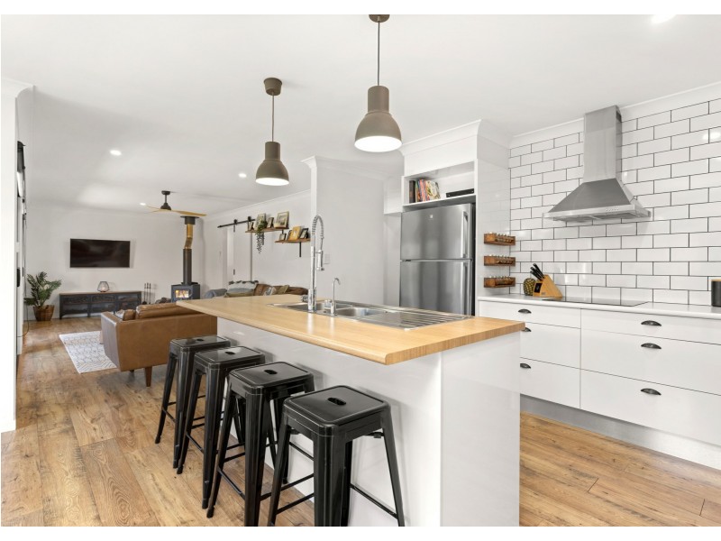 11 Mariner Avenue, Old Bar NSW 2430