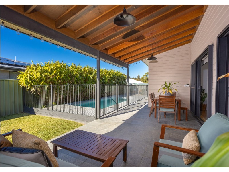 11 Mariner Avenue, Old Bar NSW 2430