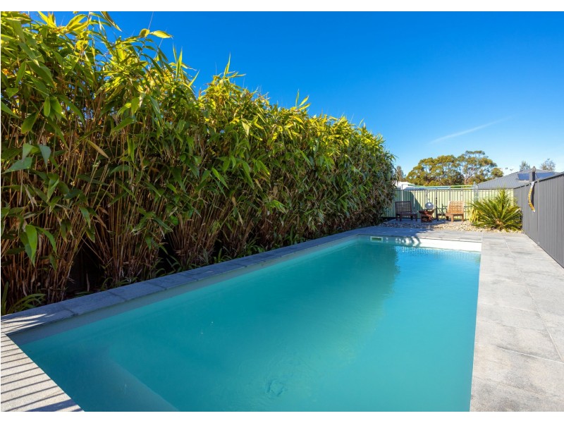 11 Mariner Avenue, Old Bar NSW 2430