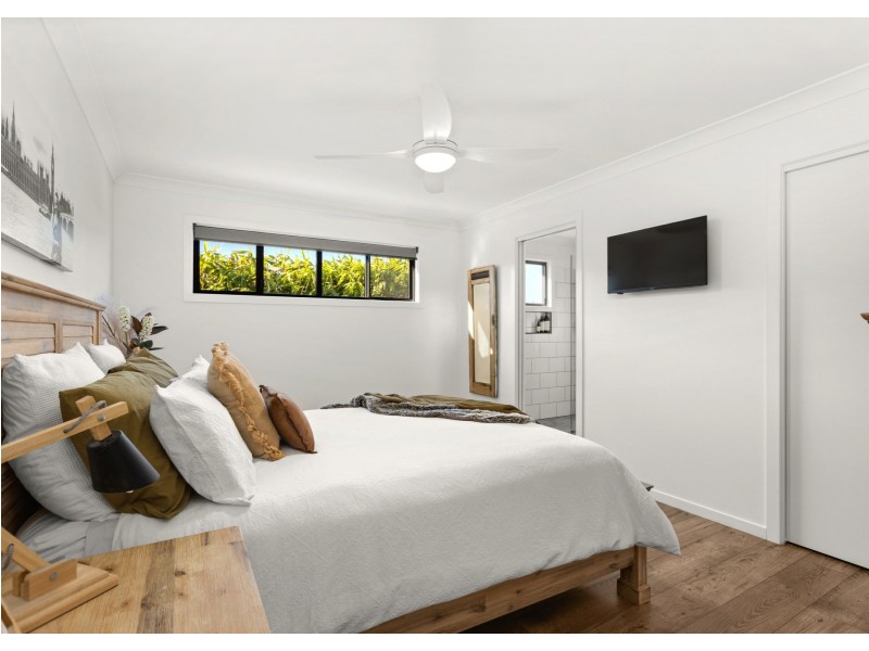 11 Mariner Avenue, Old Bar NSW 2430
