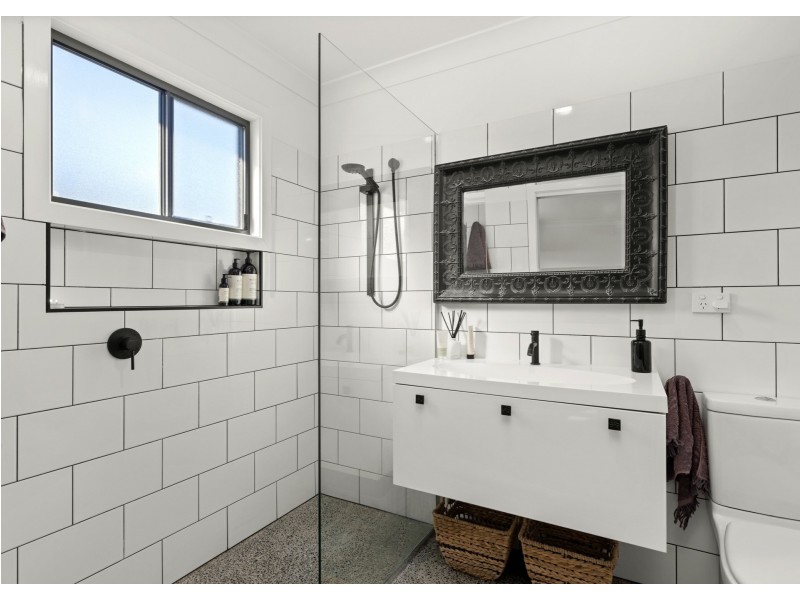 11 Mariner Avenue, Old Bar NSW 2430