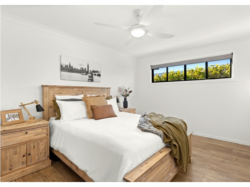 11 Mariner Avenue, Old Bar NSW 2430