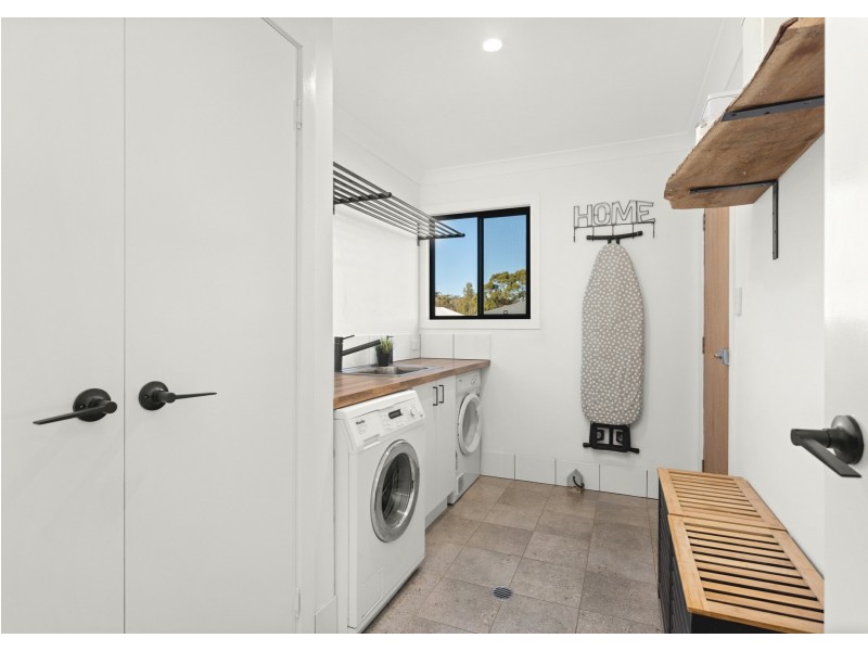 11 Mariner Avenue, Old Bar NSW 2430