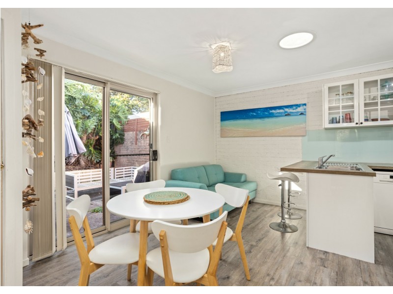 1/5 Osprey Avenue, Old Bar NSW 2430