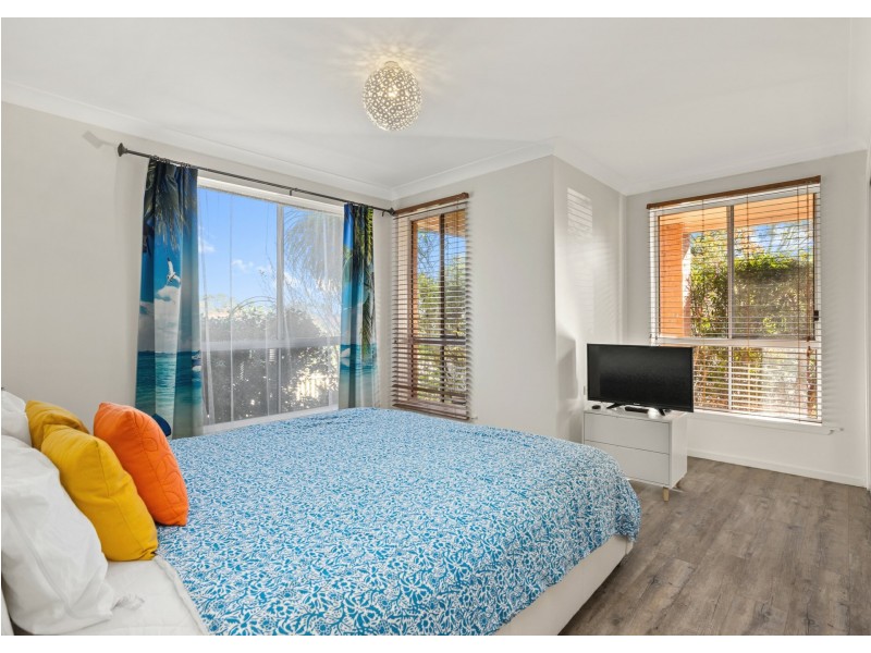 1/5 Osprey Avenue, Old Bar NSW 2430