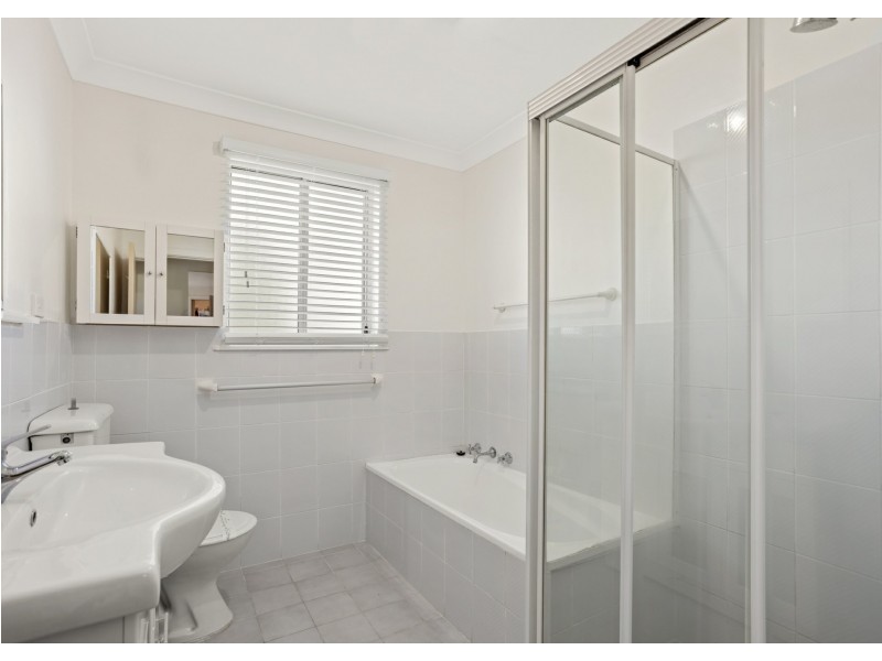 1/5 Osprey Avenue, Old Bar NSW 2430