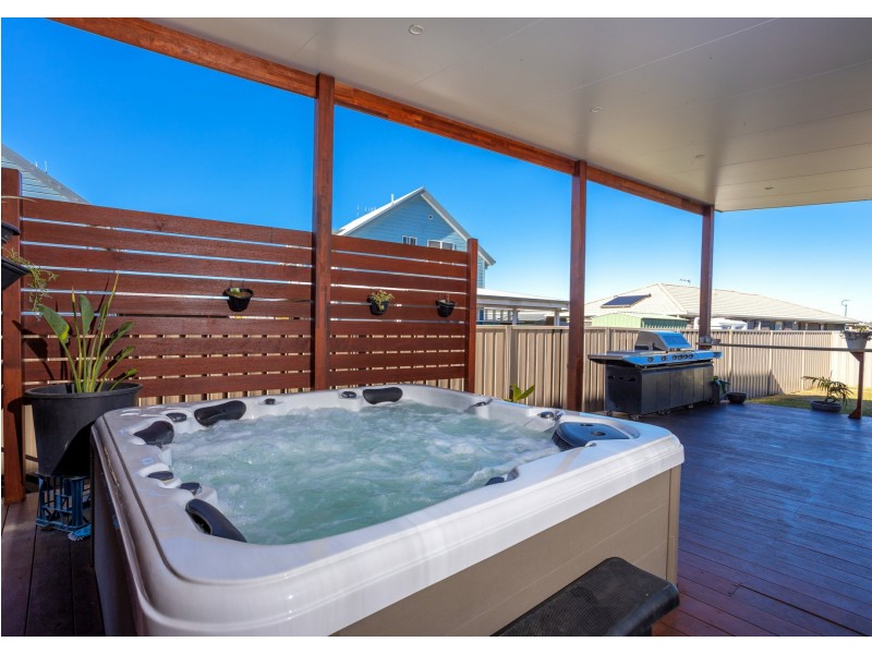 68 Forest Lane, Old Bar NSW 2430