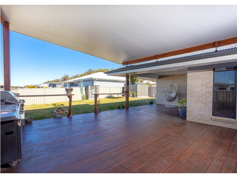 68 Forest Lane, Old Bar NSW 2430
