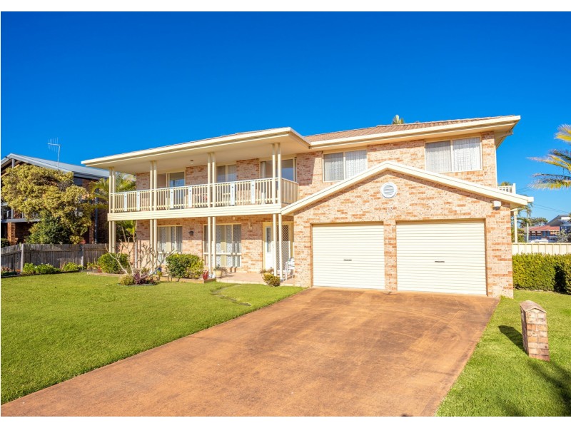 18 Ocean Drive, Wallabi Point NSW 2430