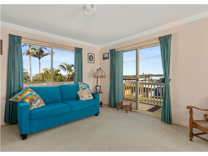 18 Ocean Drive, Wallabi Point NSW 2430