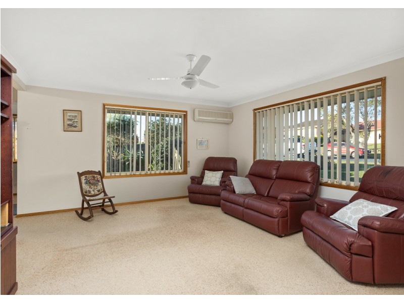 27A Molong Road, Old Bar NSW 2430