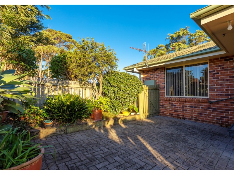 27A Molong Road, Old Bar NSW 2430
