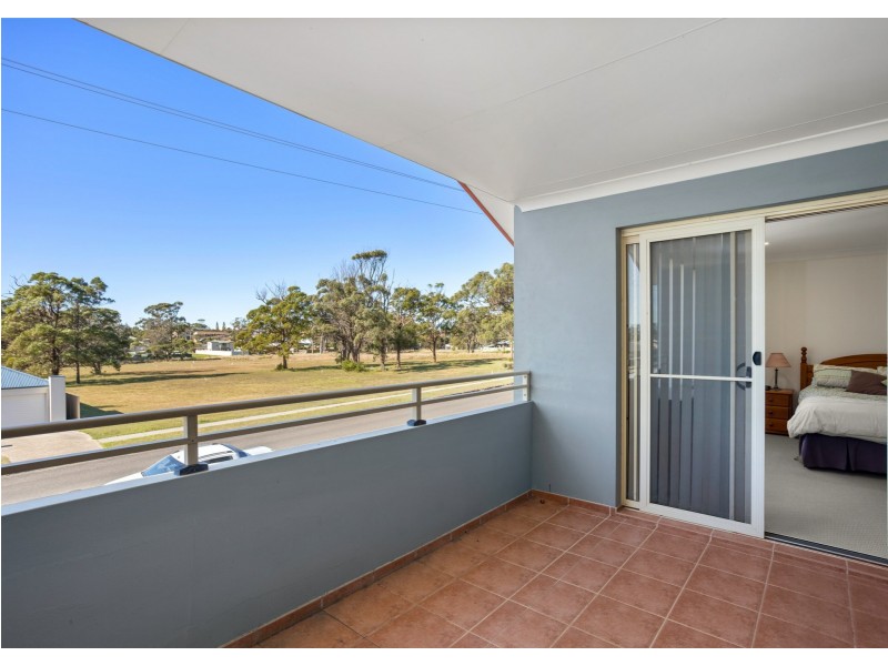 2/2 Mistral Place, Old Bar NSW 2430